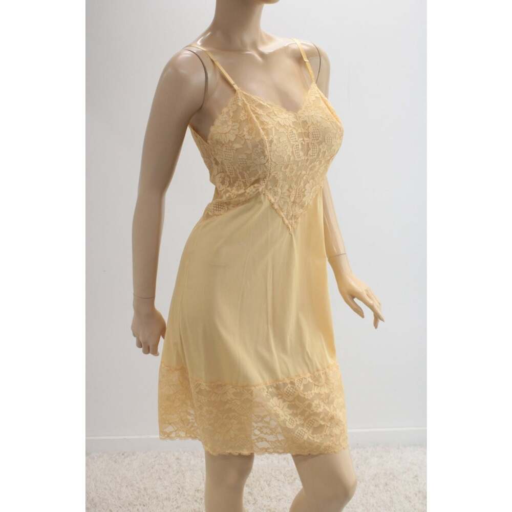 VTG Vanity Fair Yellow Nylon Full Slip 7" wide Lace Trim 60s Sweetheart Neckline - Picture 2 of 9